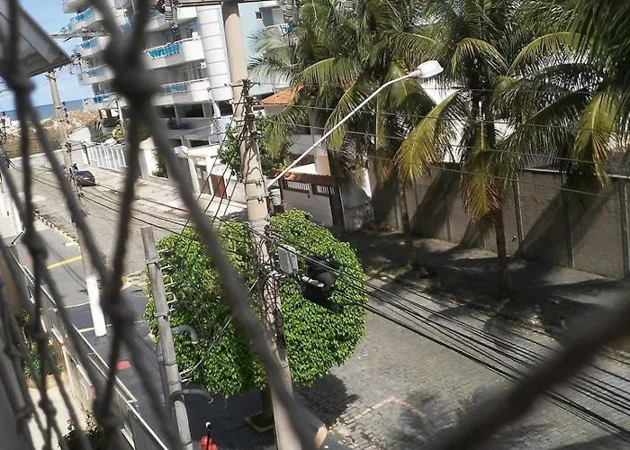 50 M Da Praia Do Forte Rj, 2 Quartos Sendo Que 1 Com Ar Condicionado, Cozinha, 2 Banheiros, Garagem Wi Fi